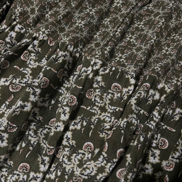 Massimo Dutti olive green skirt women’s size medium - Picture 3 of 3